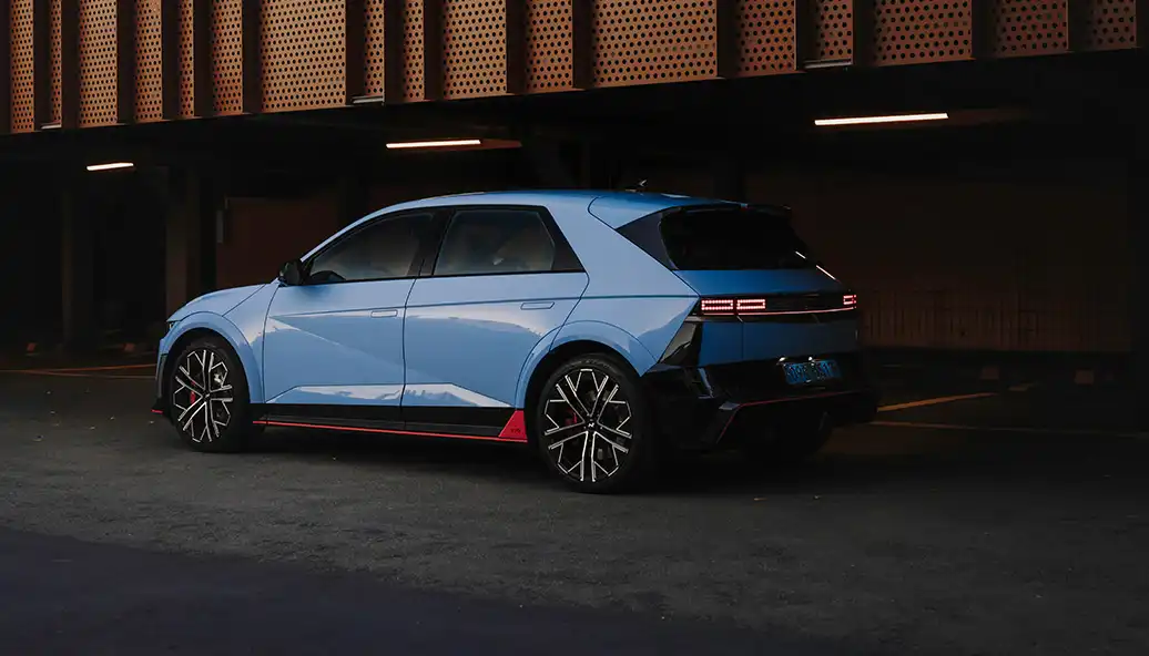 Hyundai slide